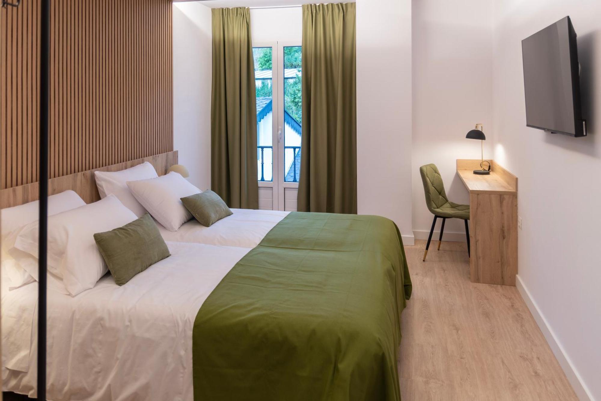 Hotel & Restaurante El Casino 维拉弗兰卡·德尔·比尔 外观 照片