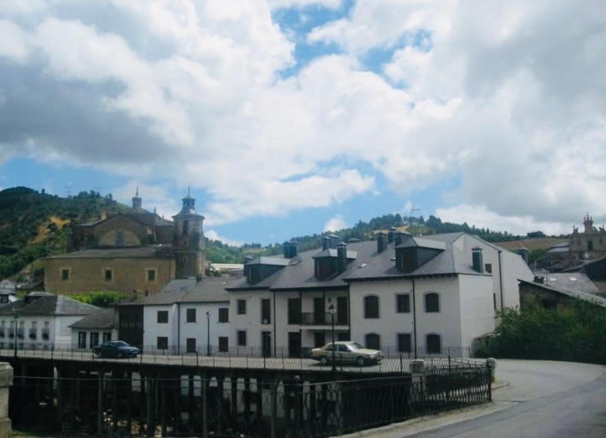Hotel & Restaurante El Casino 维拉弗兰卡·德尔·比尔 外观 照片